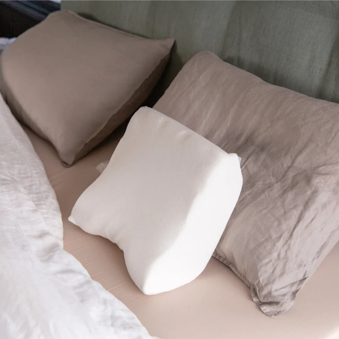 Putnam Memory Foam Travel Pillow - Image 7