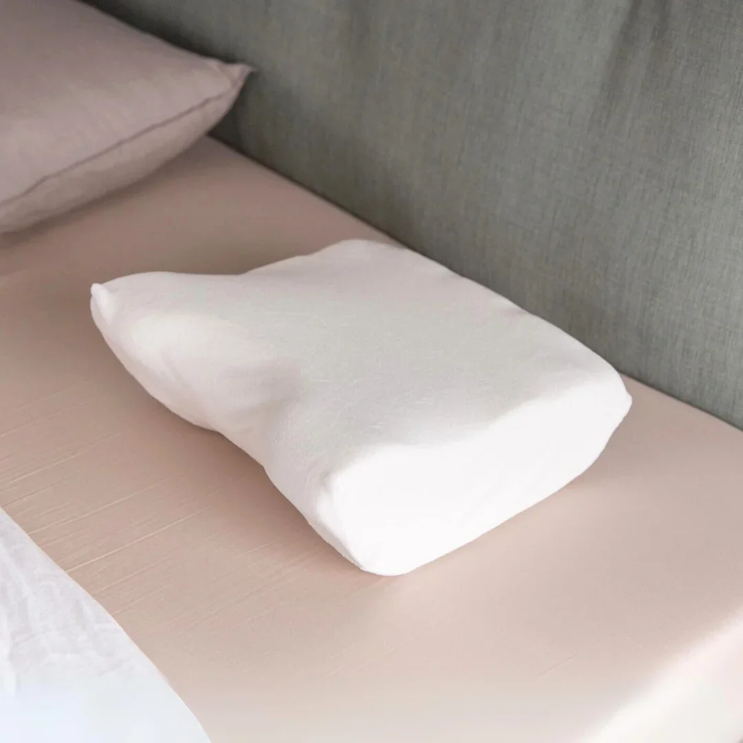 Putnam Travel Pillow - Image 5