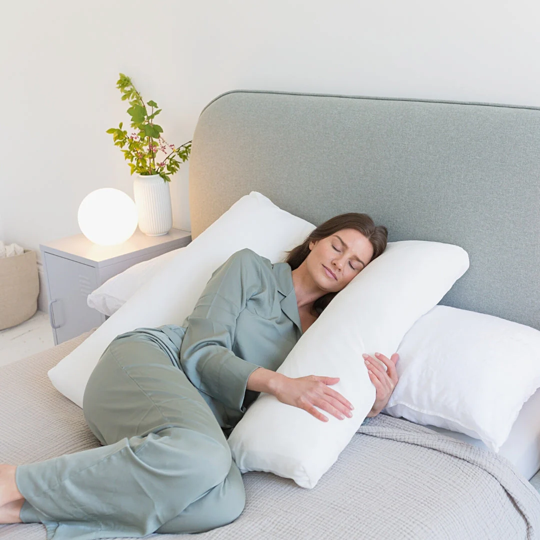 U-Shape - British Wool Cuddle Support Pillow - Image 2